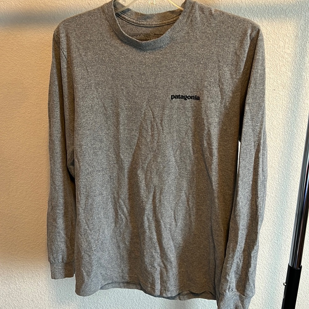 Mens XSmall Patagonia Fish long sleeve shirt